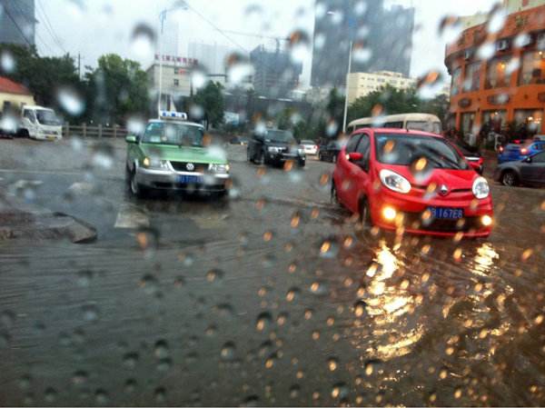 用车知识丨雨天行车你开对灯了吗？ 