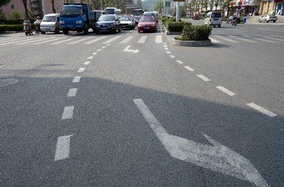 “左转弯待转区”=闯红灯？6分扣了才后悔！？晚了！ 