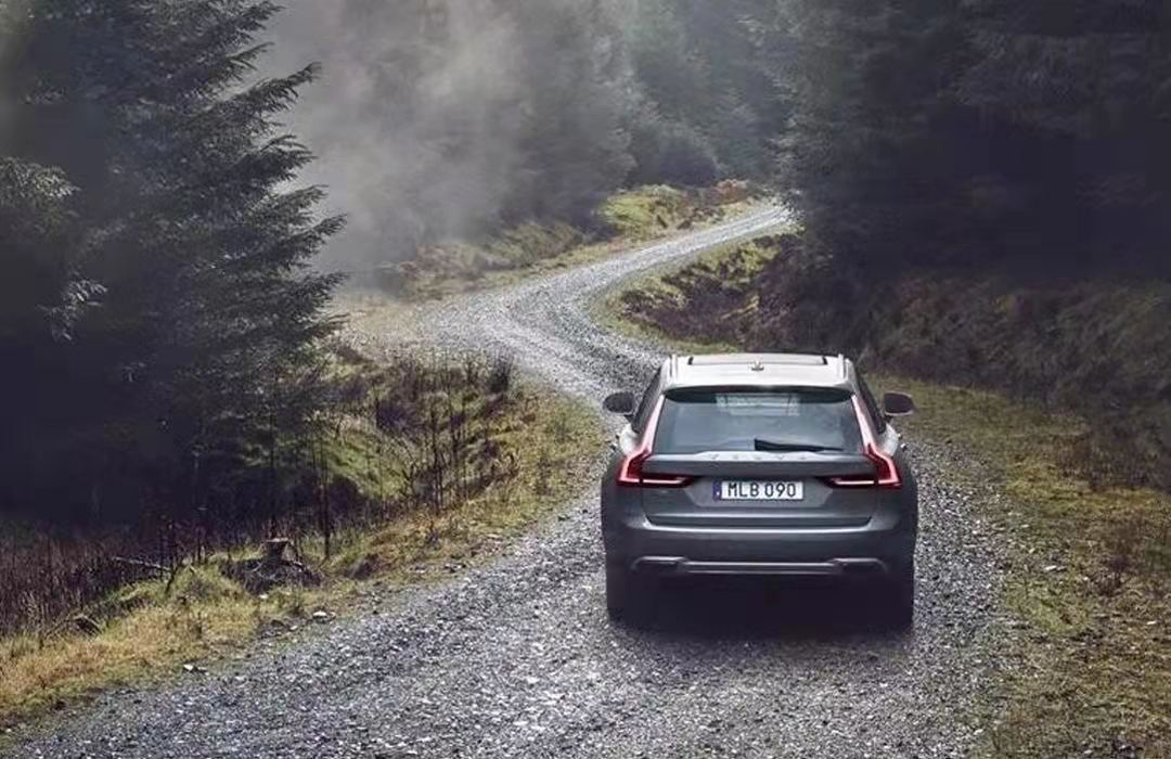 【9.23行车日历】下坡空挡滑行，小心刹车失灵！ 