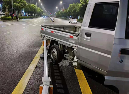 【1.3行车日历】急刹车容易导致追尾！ 