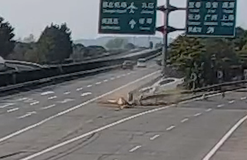 【4.10案例示警】后座为小孩配备儿童安全座椅！ 